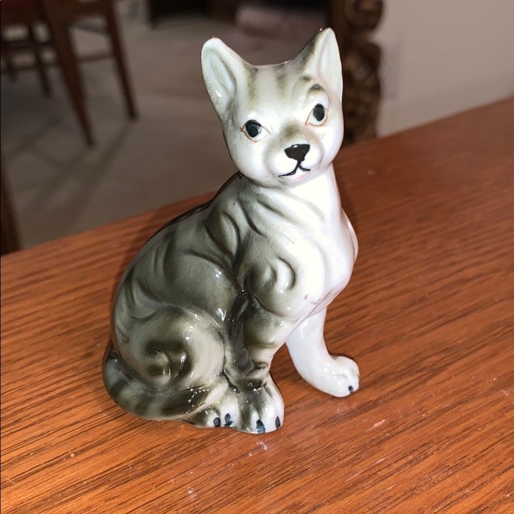 Vtg Andrea by‎ Sadek gray & white ceramic cat